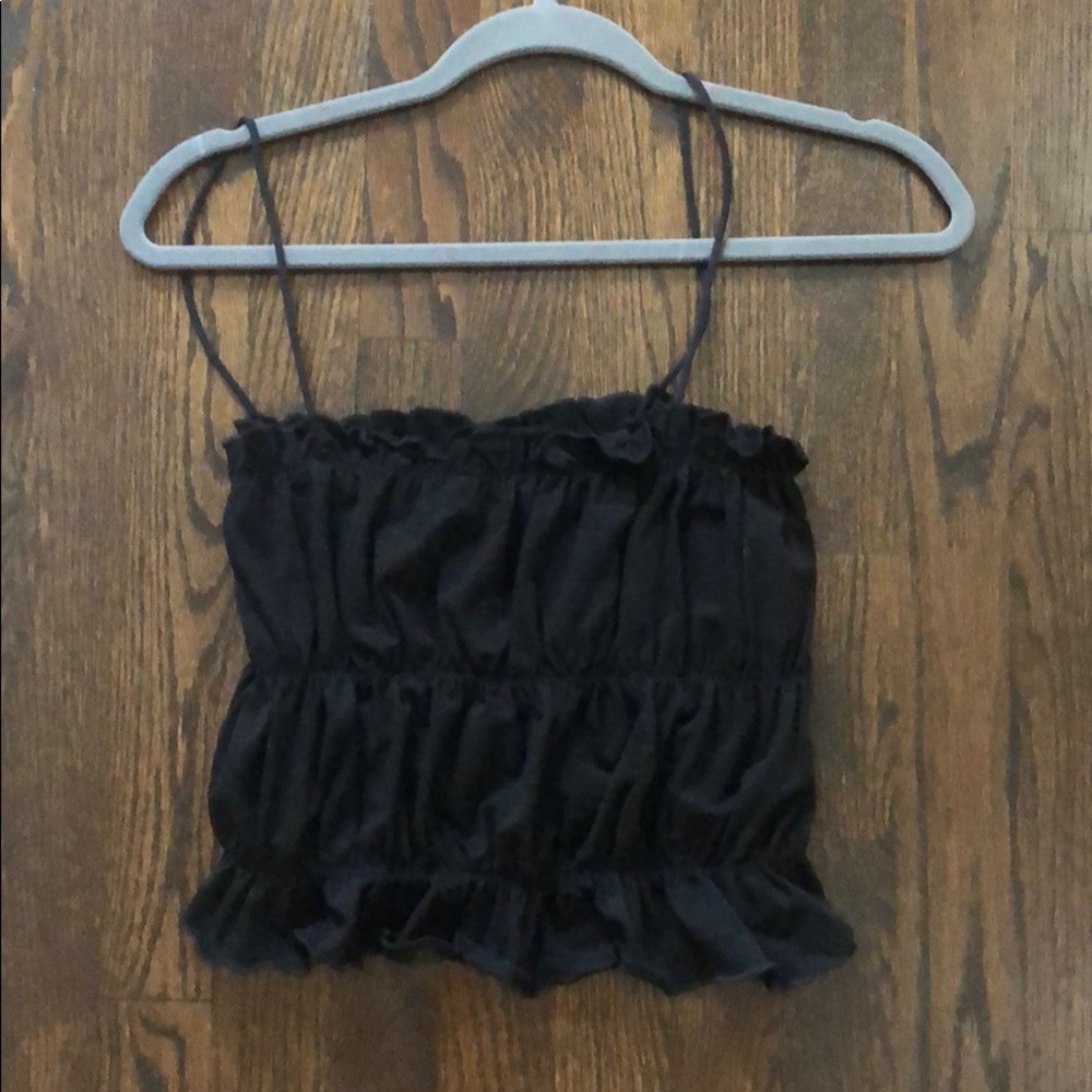 BLACK SCRUNCH TOP